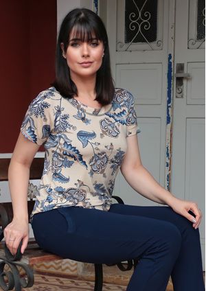 Blusa Pau a Pique Estampada Azul Marinho e Bege