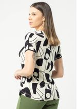 blusa-manga-curta-estampada-preto-pauapique-4778-v