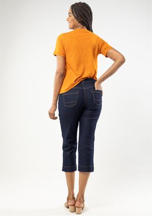 Calça Capri Pau a Pique Básica Jeans Escuro